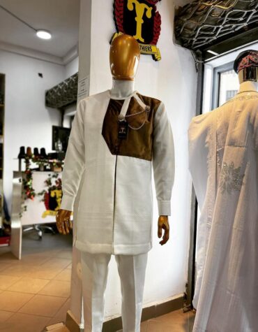 WHITE KAFTAN